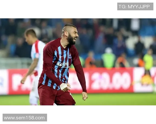 绿茵传奇巨星闪耀赛场激情瞬间定格永恒魅力