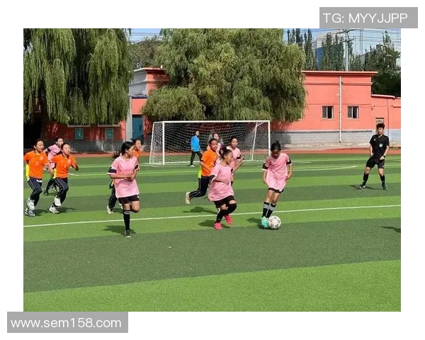 足球传奇的传承 足球球星女儿踏上绿茵场续写辉煌梦想