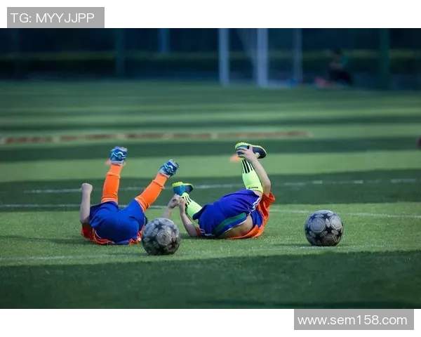 足球球星的休闲时光：从放松健身到旅行探索，如何平衡职业与个人生活