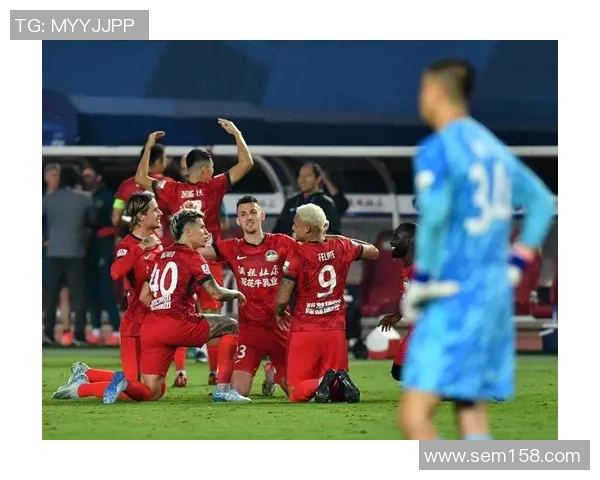 9月12日足球赛场聚焦：明星球员表现引热议精彩瞬间回顾